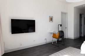Trendy HP Studio with Fast Transit to UChicago & DT by Zencity
